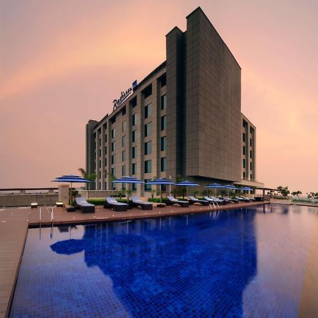 Radisson Blu Hotel New Delhi Paschim Vihar Экстерьер фото Radisson Blu Hotel, Hyderabad