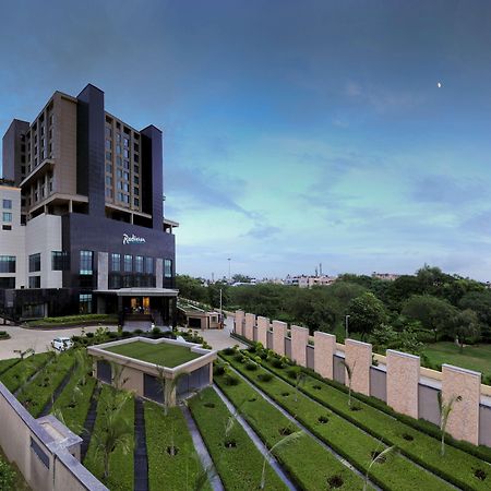 Radisson Blu Hotel New Delhi Paschim Vihar Экстерьер фото The Park, New Delhi