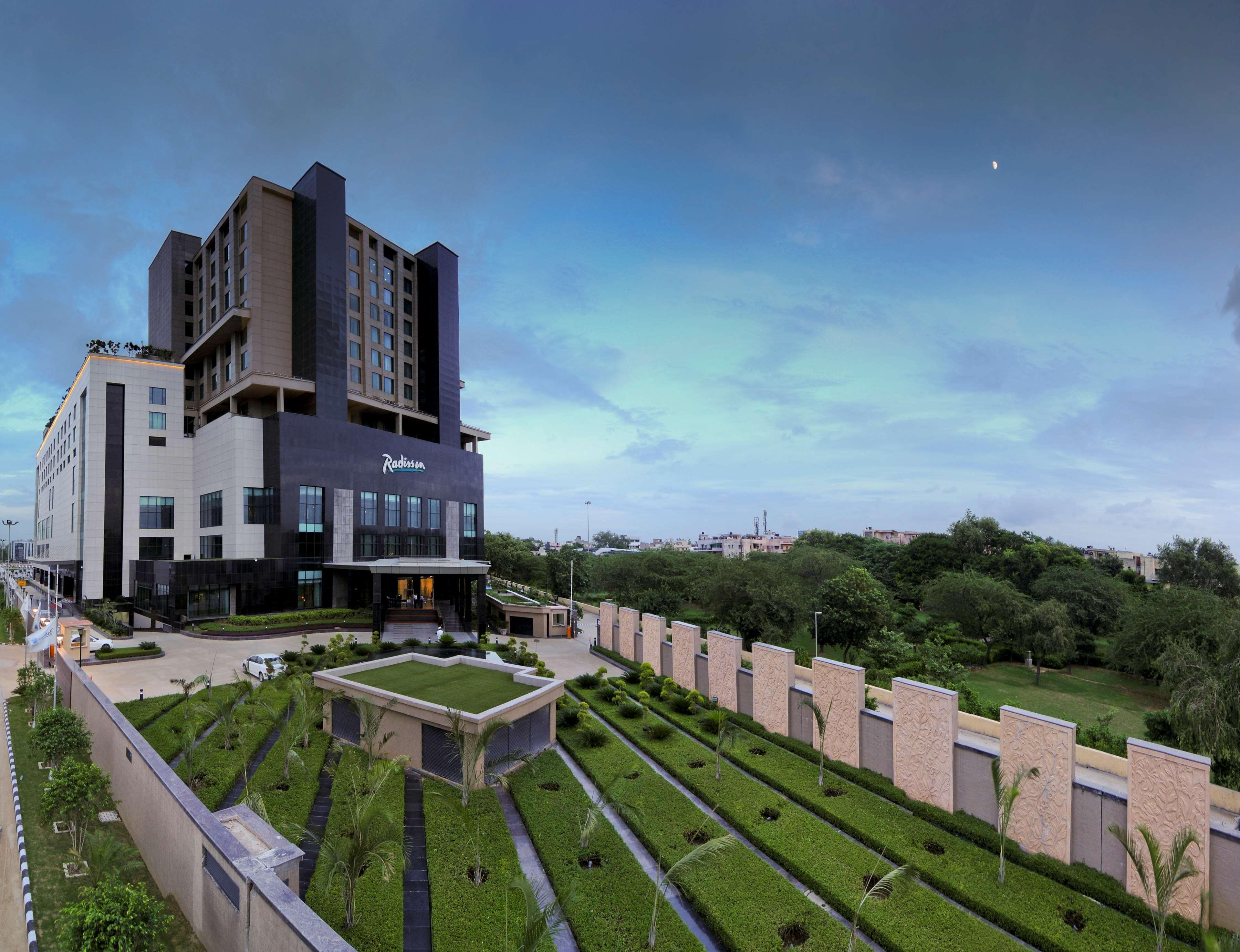 Radisson Blu Hotel New Delhi Paschim Vihar Экстерьер фото The Park, New Delhi